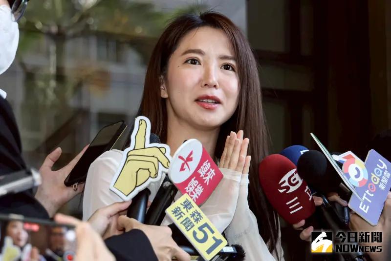 ▲藝人郭書瑤（如圖）弟弟郭伯廷捲入共諜案，今（30）日一審被判3年10個月，對此她透過經紀公司發聲：「一切交由相關單位處理，辛苦大家了！」（圖／記者朱永強攝）