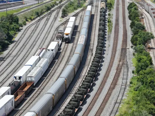 空拍畫面震撼！川普生日圓夢　坦克車隊進華府「備戰大閱兵」
