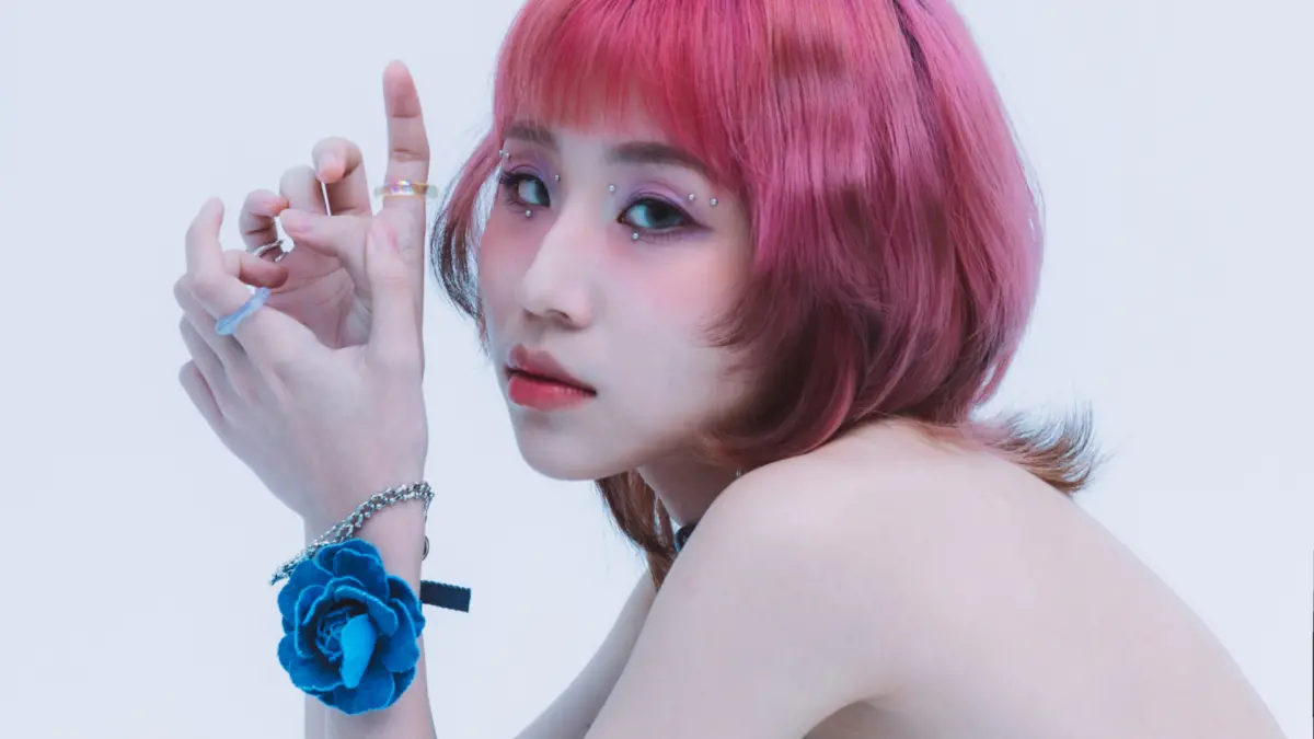 ▲新生代歌手阿橘Ahh G近日推出第二張專輯《碎了滿地卻還閃亮的》，並且宣布她將於7月5日在臺北流行音樂中心Live House D舉辦個人專場，門票已經在指定網站熱賣中。（圖／挺音樂提供）