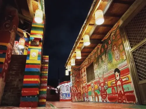 ▲彩虹眷村遠近馳名，是很多外國人到台中必玩的景點。（圖／台中市政府提供，2025.06.10）