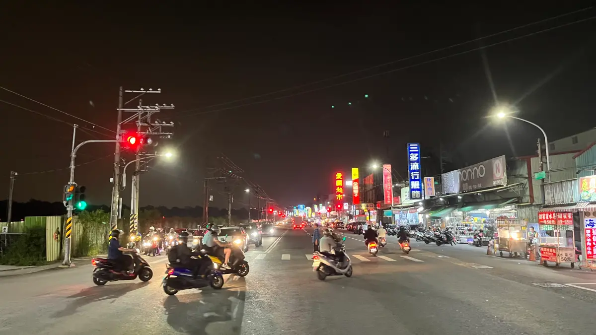 ▲鳳林四路沿街商店面發展活絡。（圖／高市府都發局提供）