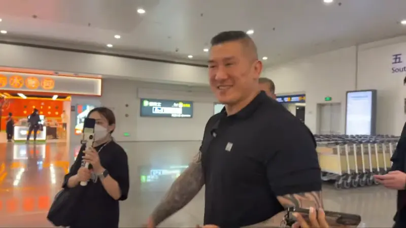 館長訪中直播30萬人看！他讚將功折罪：讓台灣年輕人認識上海進步