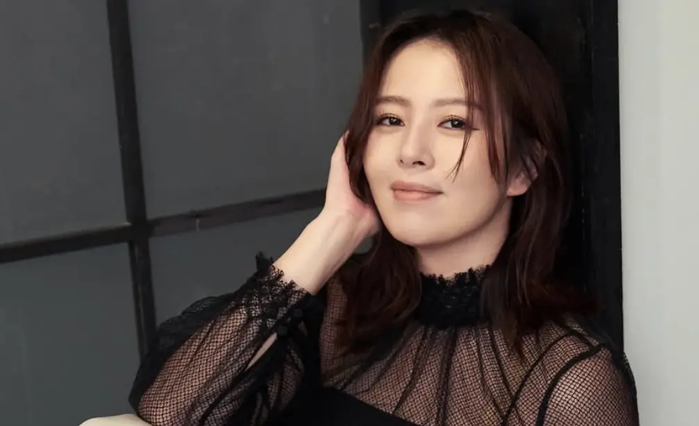 ▲劉品言（如圖）近期宣告和連晨翔「雙喜臨門」，孕肚已經很明顯，仍將照原定計畫擔任本屆北影頒獎典禮的主持人，必然是全場焦點之一。此外楊采妮等重量級嘉賓，也會在典禮上亮麗登場。（圖／摘自IG esther88）