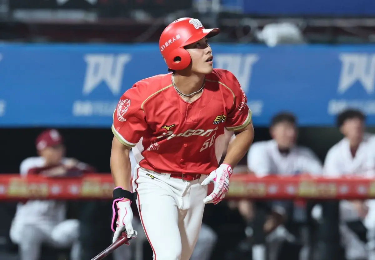 ▲在官辦熱身賽裡可以看到，有些過往高順位選進的年輕球員可能成為新球季的一軍戰力，不論在技術、經驗都有所突破。若能藉此站穩一軍舞台固定出賽，有機會成為今年底亞冠賽的台灣代表（圖／味全龍提供）