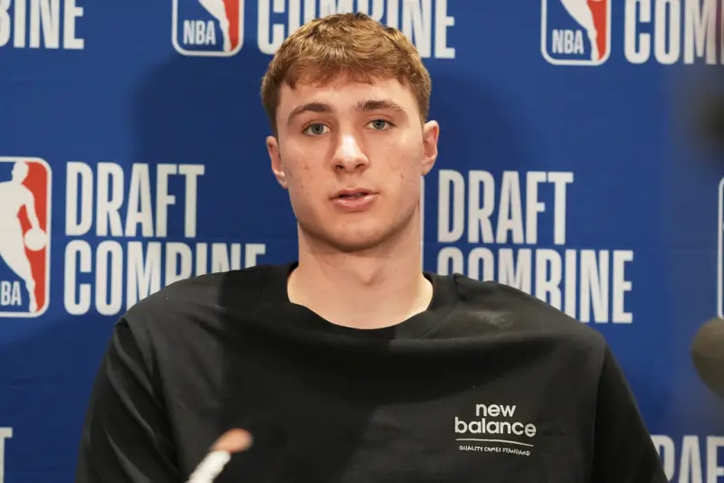 ▲NBA選秀大會的首批「小綠屋」邀請名單已經出爐，共有13位潛力新秀獲邀親赴紐約參與這場年度盛事，其中呼聲最高的狀元熱門、來自Duke大學的Cooper Flagg位列榜首。（圖／美聯社／達志影像）