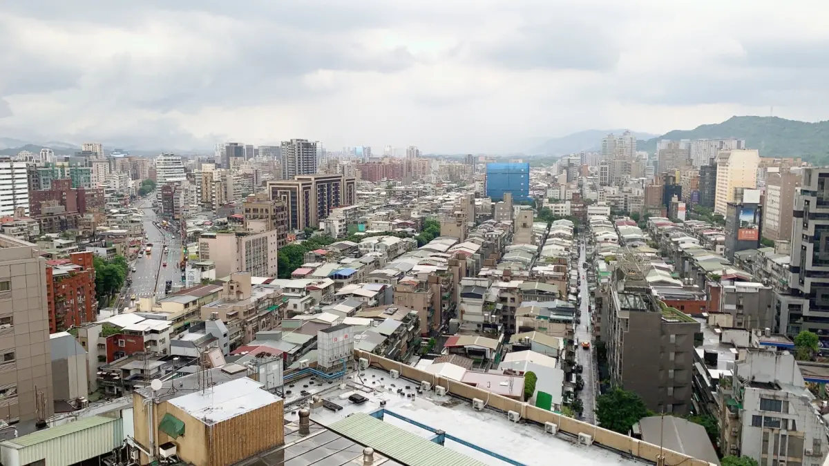 老屋是市容破壞者？他曝南機場公寓「60年前素顏照」 眾嘆：好美