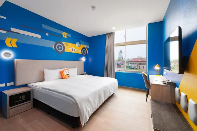 ▲迎接暑假到來，搶攻親子全家出遊商機，高雄多家飯店推出優惠活動。住房送全家到樂園、高雄知名景點等處，圖為華園大飯店草衙館。（圖／華園飯店提供）