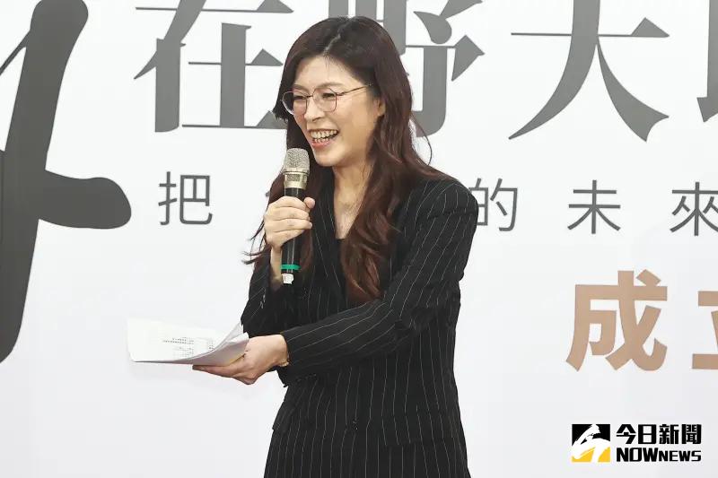 ▲國民黨前立委鄭麗文說，「盧秀燕不管做怎樣決定我都支持，盧不選，我就選到底」。（圖／記者葉政勳攝）