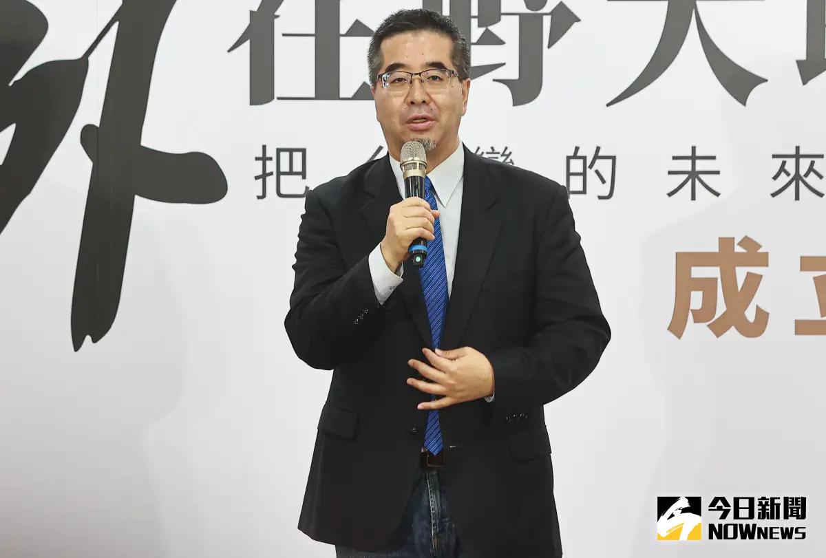 藍營支持度勁揚！拋一中憲法惹議 他曝台灣人怕被推向戰場