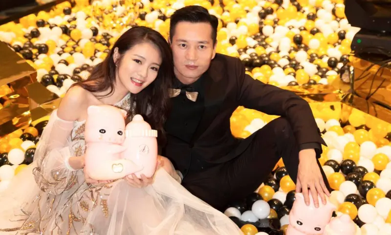 ▲女星安以軒（左）在澳門富商丈夫陳榮煉（右）入獄後，嘗試提領他台灣帳戶1.9億元但屢戰屢敗。（圖／翻攝臉書）