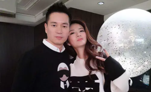 ▲安以軒（右）主張和陳榮煉（左）基於夫妻關係互為代理人，有權提領先生的銀行存款。（圖／翻攝臉書）