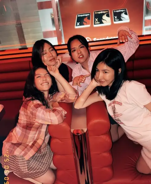 ▲楊謹華（右1）5月20日才和四仙女聚會，也沒看出劉品言（左2）懷孕。（圖／翻攝自楊謹華IG）