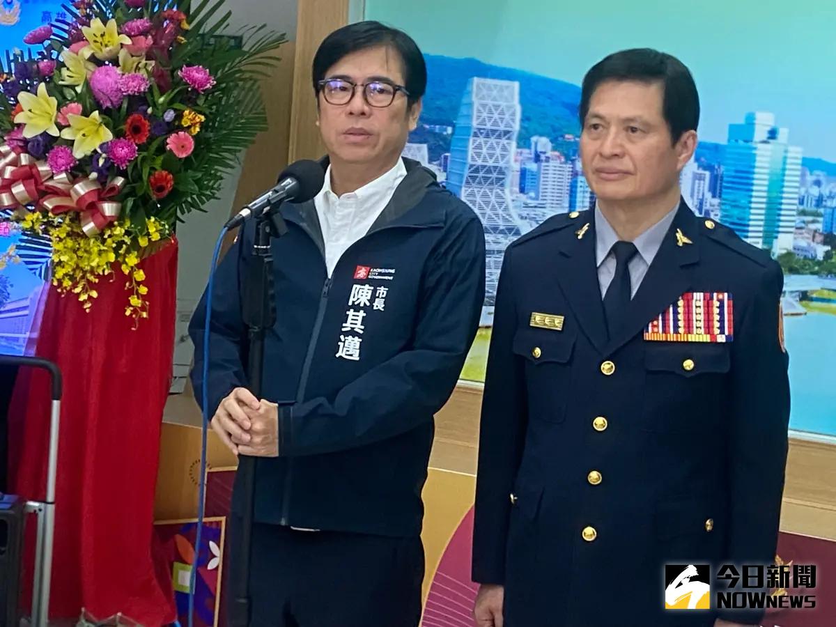 ▲陳其邁表示，七賢大樓為地上權住宅，住戶以弱勢戶居多，因此大樓管委會推動消防設備改善容易遭成負擔，市府後續會介入進行必要的協助。 （圖／記者郭凱杰攝,2025.06.11)