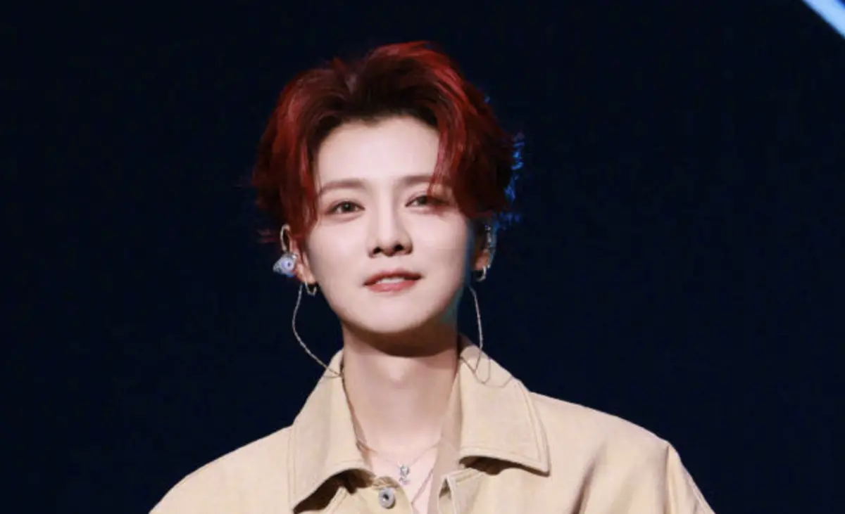 ▲鹿晗（如圖）的演唱會門票太難搶，圈內好友鄧超還發文抱怨，說乾脆自己開一場，全唱鹿晗的歌。（圖／翻攝自鹿晗工作室微博）