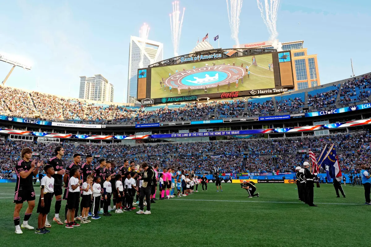 ▲2025年FIFA俱樂部世界盃本週將在美國開踢，儘管有梅西、蘇亞雷斯等球星助陣，但包括邁阿密國際開幕戰在內等多場重點賽事票房表現不如預期，票價大幅跳水。（圖／路透／達志影像）