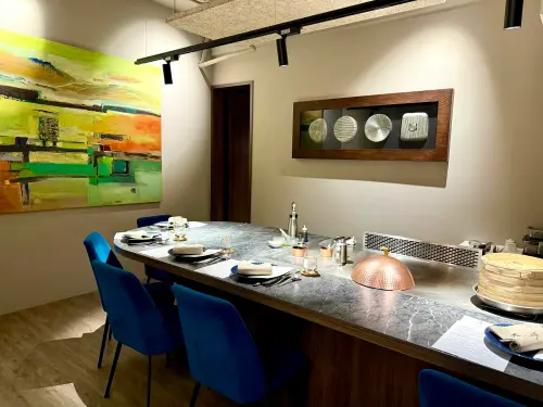 手搖飲「龜記」開賣茶香鐵板燒!「私・犇」啖松葉蟹、A5和牛菜單 ▲「私・犇 鐵板燒」設計VIP包廂,享受用餐隱私。(圖/記者蕭涵云攝)