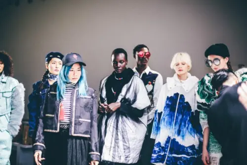 ▲周裕穎與國立故宮博物院聯名2018年秋冬服裝系列「Super linXX超脫」。(圖/JUST IN XX提供) ▲周裕穎與國立故宮博物院聯名2018年秋冬服裝系列「Super linXX超脫」。(圖/JUST IN XX提供)