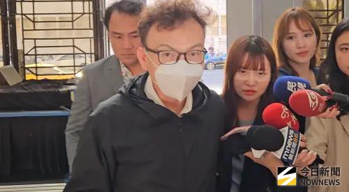 爆高端炒股、騙國家補助 藍委鄭正鈐挨告妨害名譽現身北檢 ▲國民黨立委鄭正鈐音爆料高端片政府補助被告,到台北地檢署出庭。(圖/記者劉松霖攝,2025.06.11)