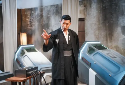 ▲馬力歐扮演管家。（圖／映底子國際傳媒股份有限公司）