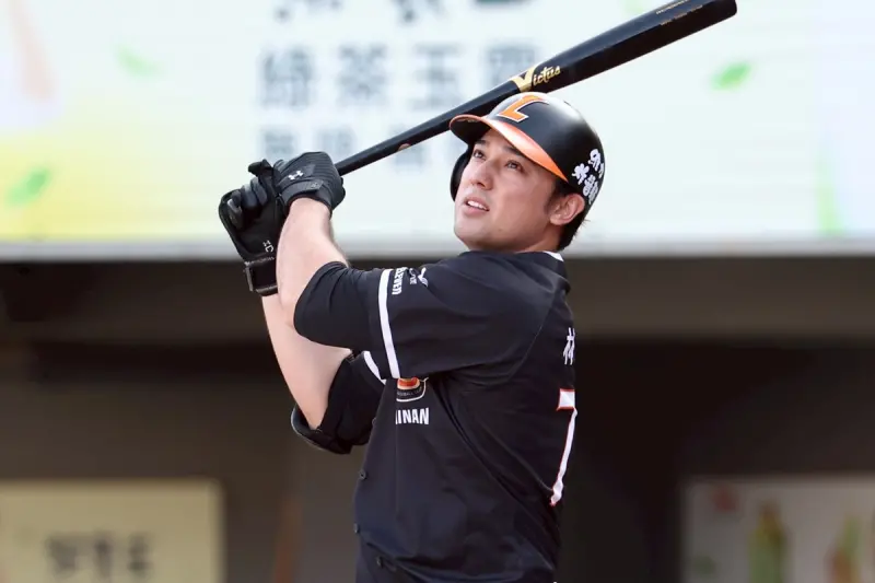 ▲統一獅今（12）日於主場迎戰台鋼雄鷹，靠著主砲林安可單場雙響砲、猛灌7分打點，終場12：4擊敗台鋼雄鷹，正式亮起封王魔術數字M10。（圖／統一獅提供）