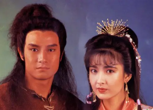 ▲劉錫明（左）與周慧敏（右）在古裝劇中配對、被傳緋聞，竟招來她的正牌男友倪震報復，在香港娛樂圈的發展大受打擊。（圖／摘自FB）