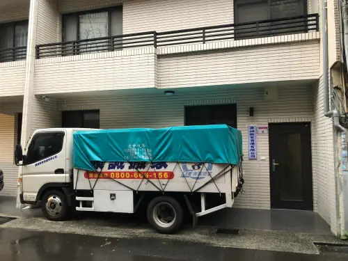 ▲康誠搬家標榜平價，搬家加垃圾清運一次搞定，在學生族群中評價不俗。（圖／康誠搬家臉書）