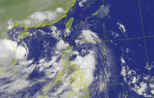 熱帶擾動94W已經在今(11)日晚間正式升格為熱帶性低氣壓。(圖/氣象署) ▲熱帶擾動94W已經在今(11)日晚間正式升格為熱帶性低氣壓。(圖/氣象署)
