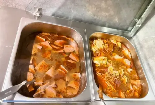 厚作本舖最厲害的是提供麻辣燙,讓民眾可以自由且無限量享用。(圖/厚作本舖-經國店臉書) ▲厚作本舖最厲害的是提供麻辣燙,讓民眾可以自由且無限量享用。(圖/厚作本舖-經國店臉書)