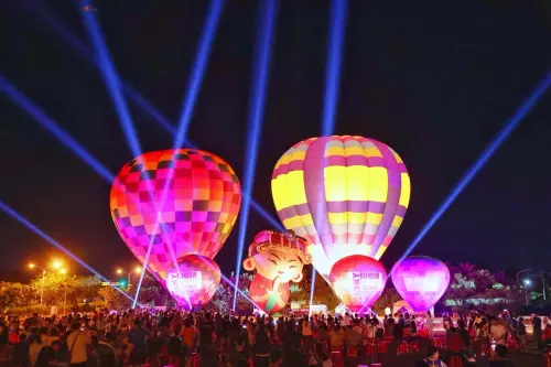 台南首次熱氣球派對！光雕秀結合無人機展演　一招可搶先搭熱氣球

