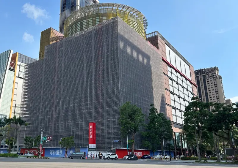 ▲台中新光三越傳出9/27重新開門見客，官方允諾高標檢視八大安全項目。（圖／記者金武鳳攝)