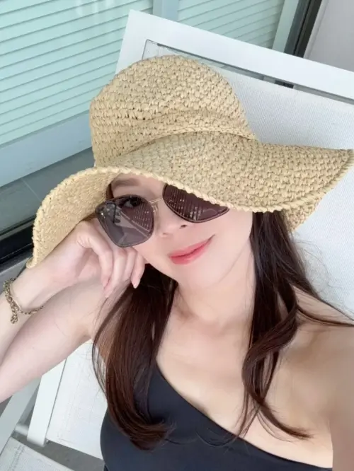 ▲曾馨瑩在IG上曬出黑背心辣照，讓不少粉絲驚呼：「每到不科學。」（圖／翻攝自曾馨瑩IG）