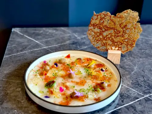 ▲Dani Palm把台灣小吃的烤雞皮變得這麼有氣質。（圖／記者蕭涵云攝）