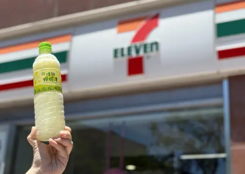 7-11預購誌「佳興檸檬汁」、「黃金檸檬汁」一年熱銷共超過50萬。(圖/7-11提供) ▲7-11預購誌「佳興檸檬汁」、「黃金檸檬汁」一年熱銷共超過50萬。(圖/7-11提供)