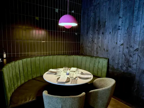 ▲西班牙客座主廚Dani Palm的叛逆與優雅不失玩心的瑪黑餐酒，一拍即合。（圖／記者蕭涵云攝）