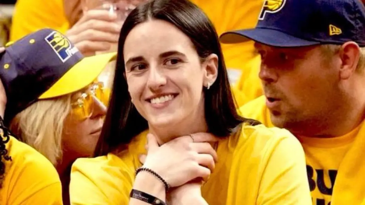 ▲除了場上球員的拼戰精神，一項「神秘力量」也成為外界關注焦點──只要印第安那狂熱隊的王牌Caitlin Clark現身球場觀戰，溜馬季後賽就從未輸過。這場勝利，更讓這項「CC魔咒」推升至驚人的8戰全勝。（圖／取自BricksCenter X）