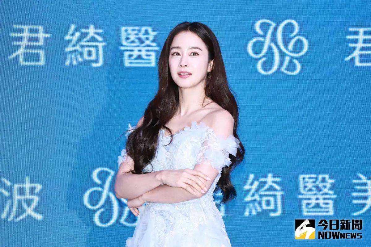 ▲金泰希（又譯：金泰熙）來台出席醫美記者會，表示未來要跟家人（Rain）來台旅遊。（圖／記者吳翊緁攝）