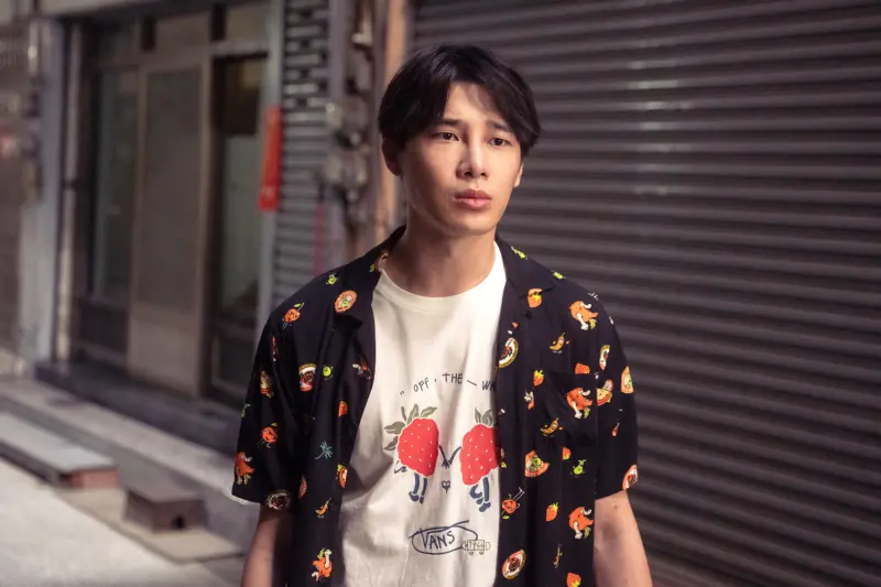 ▲宋偉恩（如圖）在《喝酒吧！笨蛋》中與《俗女養成記》中的男友陳家逵再度合作，還被對方惡整。（圖／逆光電影提供）