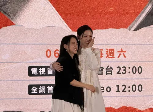 ▲曾寶儀（左）與謝盈萱（右）認識十多年，首度因為《我們回家吧3》一起回謝盈萱的彰化老家。（圖／記者蘇詠智攝）