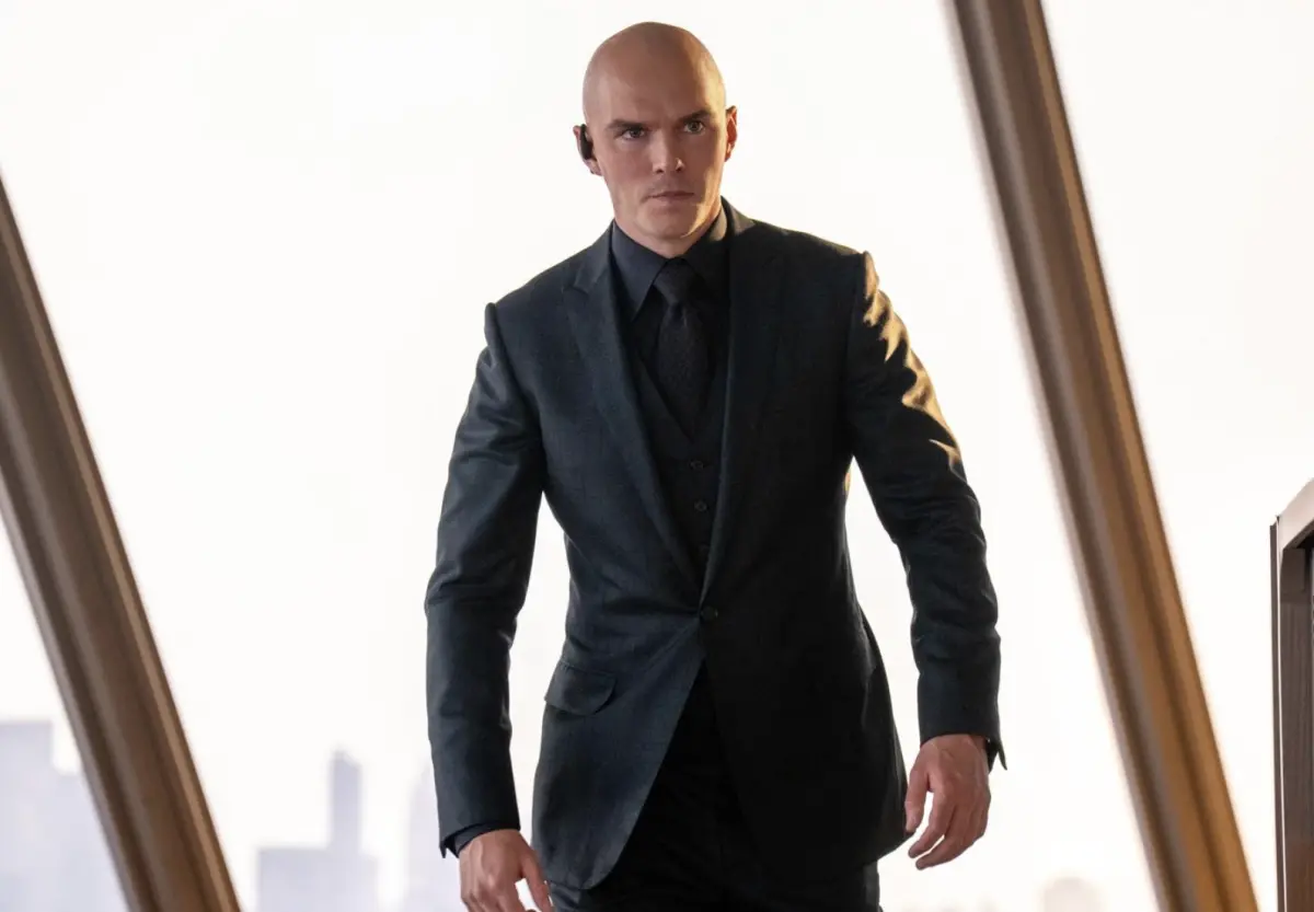 ▲尼可拉斯霍特在最新版《超人》飾演惡棍路瑟，號稱「最帥大反派」，片中對超人使出許多殺傷力強的狠招。《超人》中極版預告充滿浩大場面，票房成績受到外界矚目。（圖／華納兄弟提供）