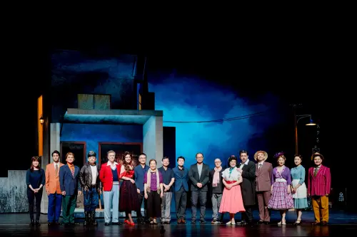 ▲春藝歌劇弄臣所有演員工作人員大合照。(圖/高市府文化局提供) ▲春藝歌劇弄臣所有演員工作人員大合照。(圖/高市府文化局提供)