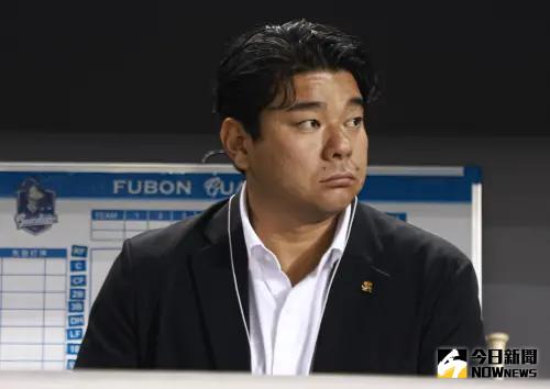 ▲日職軟銀鷹CBO輔佐牧田恭平來台觀看味全龍隊投手徐若熙的比賽。（圖／記者葉政勳攝 ,2025.06.12）