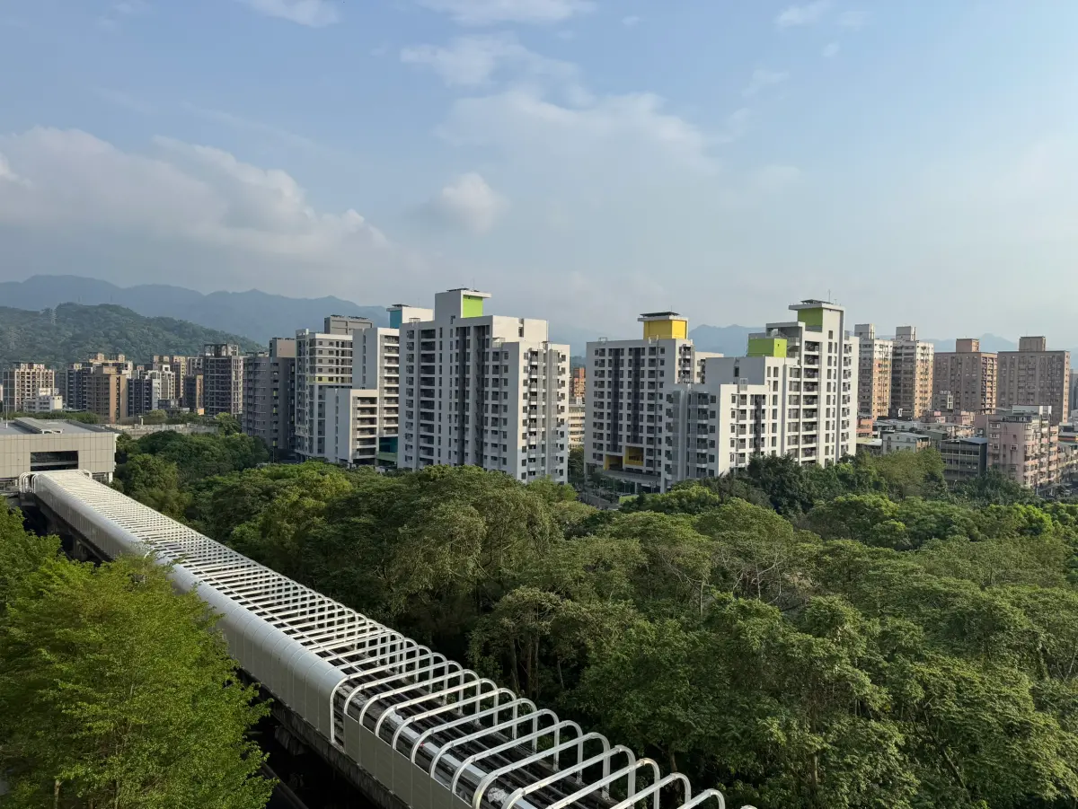 ▲信義房屋三峽北大店長吳金讚表示，捷運三鶯線台北大學站即將於年底完工、明年通車，未來將連接台北市的板南線，可說是打通三峽的任督二脈。（圖／信義房屋提供）