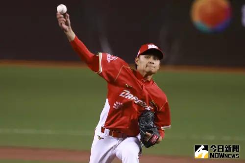 ▲福岡軟銀鷹在成功簽下徐若熙後，將補強目光看向前橫濱DeNA隊左投凱伊（Anthony Kay）與阪神虎隊右投杜普蘭提爾（Jon Duplantier）。（圖／記者葉政勳攝影）