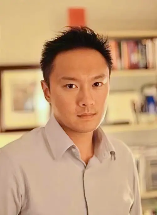 ▲盧秀燕在臉書秀出鄭照新年輕時的帥樣，喊話要他「全力以赴為健康努力」。（圖／翻攝盧秀燕臉書，2025.06.12）