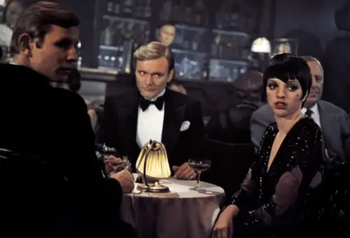 ▲《酒店》是第45屆奧斯卡金像獎的最大贏家，聲勢超越《教父》。（圖／摘自IMDb）