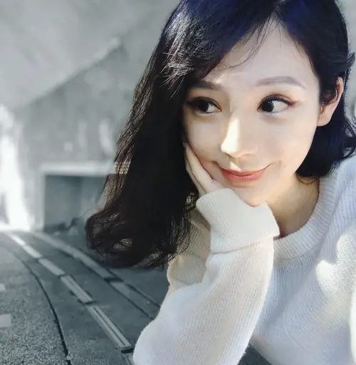 ▲吳依潔婚後育有2女1子，專心回歸家庭。（圖／吳依潔IG）