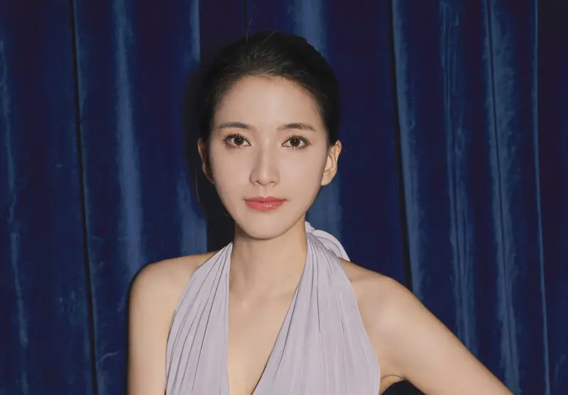 ▲今日娛樂熱門新聞搶先看，陳匡怡（如圖）遭爆料約台大已婚學長、學弟見面；小S帶Lily現身影城狀態極佳；中國女星宋伊人手機內疑存有虐殺于朦朧影片。（圖／陳匡怡臉書）