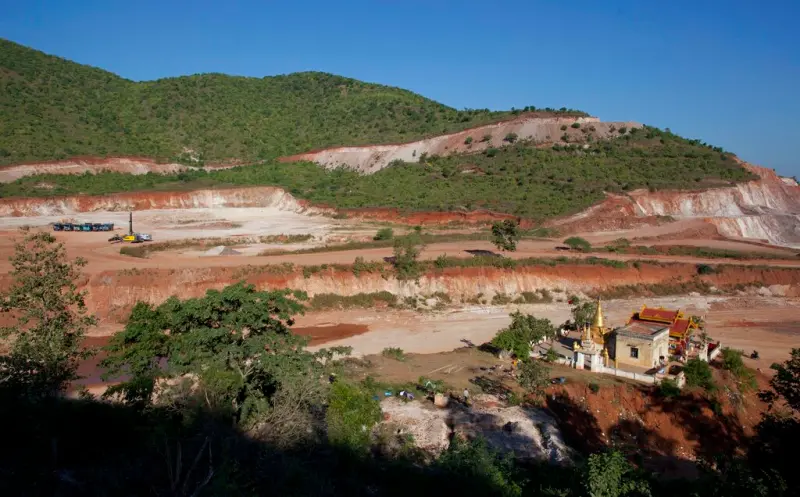 ▲中國支持的武裝組織近期奪下緬甸撣邦新稀土礦區，成為美中貿易談判新籌碼。（示意圖／美聯社／達志影像）
