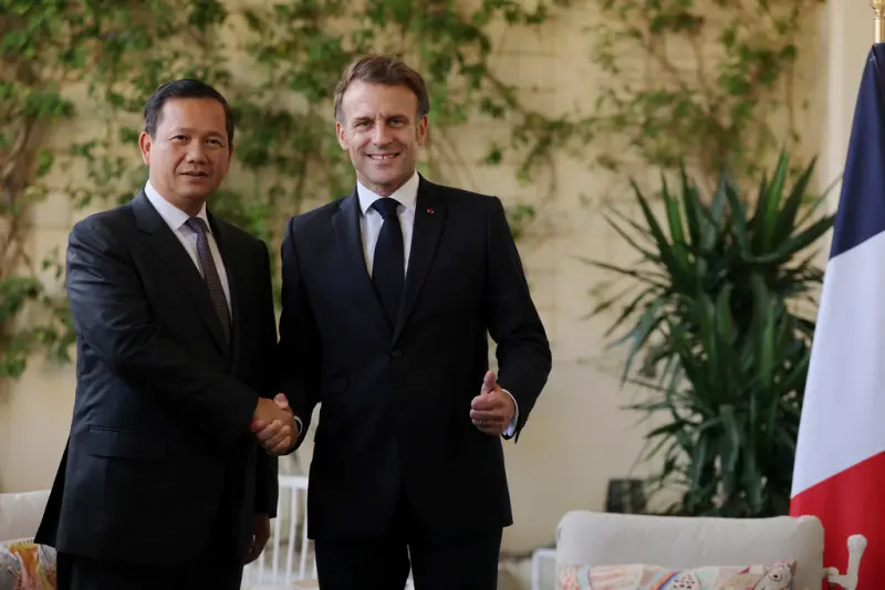 ▲柬埔寨總理洪馬內訪問法國，獲法國總統馬克宏同意，協助提供歷史與法律文件。（圖／美聯社／達志影像）