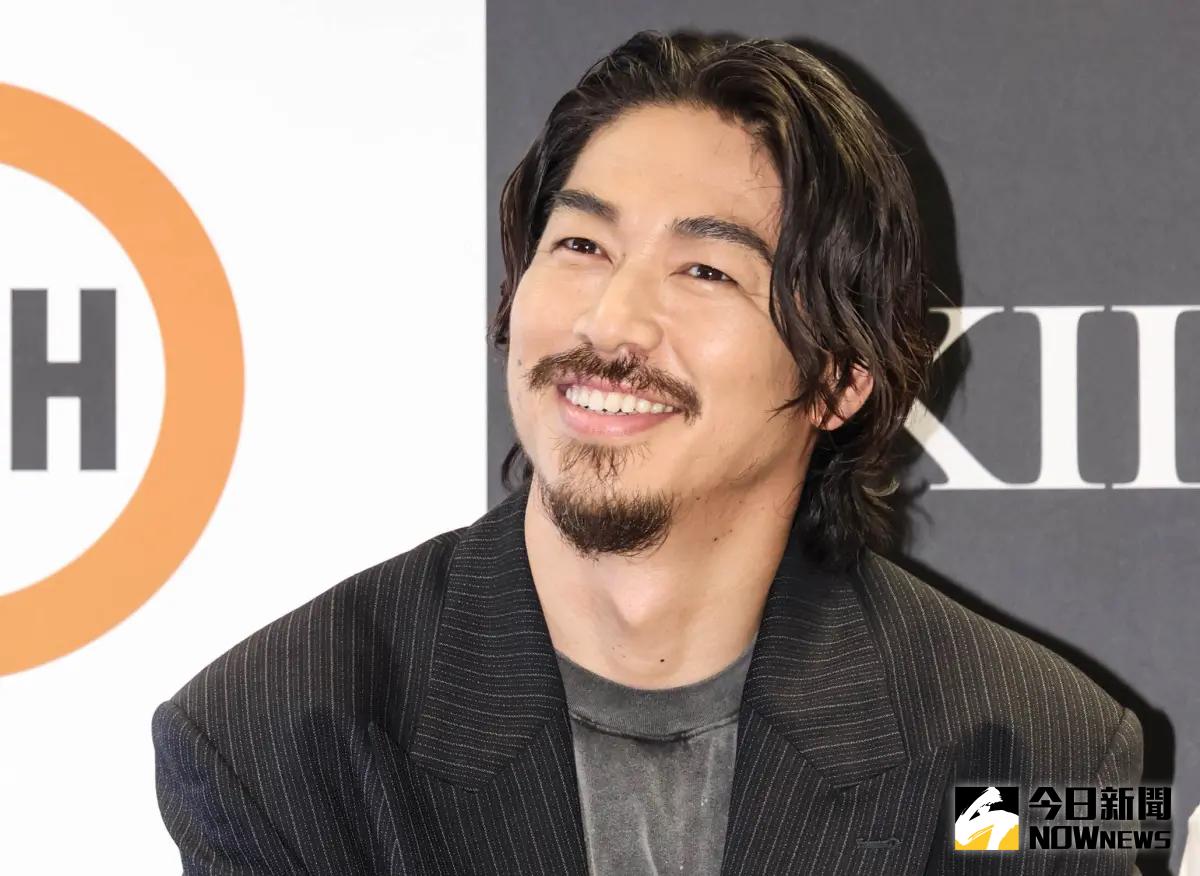 ▲AKIRA（黑澤良平）好久沒來台灣，14日將跟EXILE放浪兄弟在新莊開見面會，問及老婆林志玲會不會到場加油，他透露因為兒子學校發表會的關係，不確定明天趕不趕的來。（圖／記者朱永強攝）